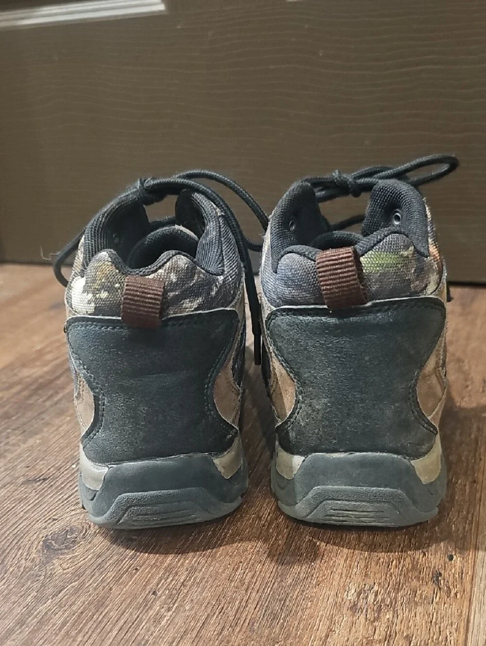 Kids Brown Camouflage Hiking Boots - Durable Outdoor Trail Shoes
